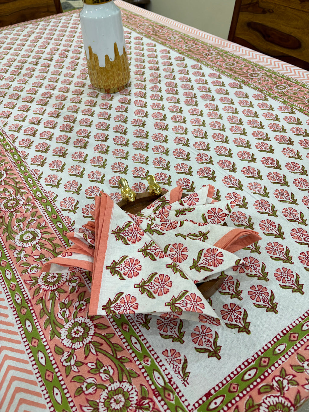 গোলাপী আৰু বগা ফুলৰ (S21)