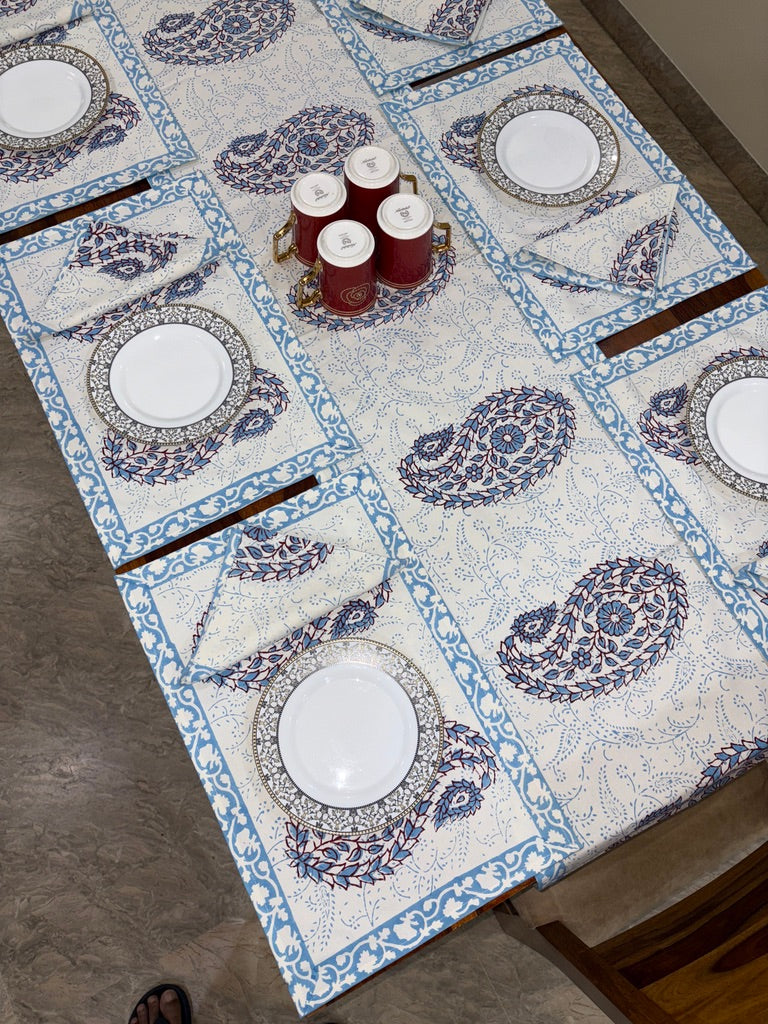 Light blue patterned table runner (S11)
