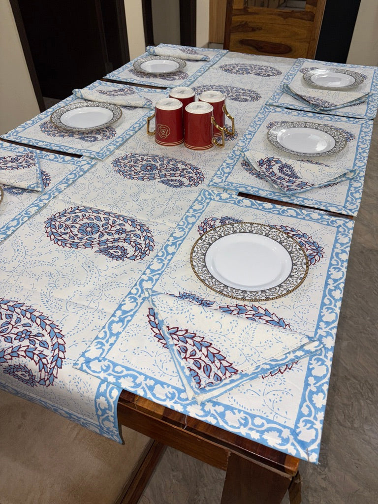 Light blue patterned table runner (S11)