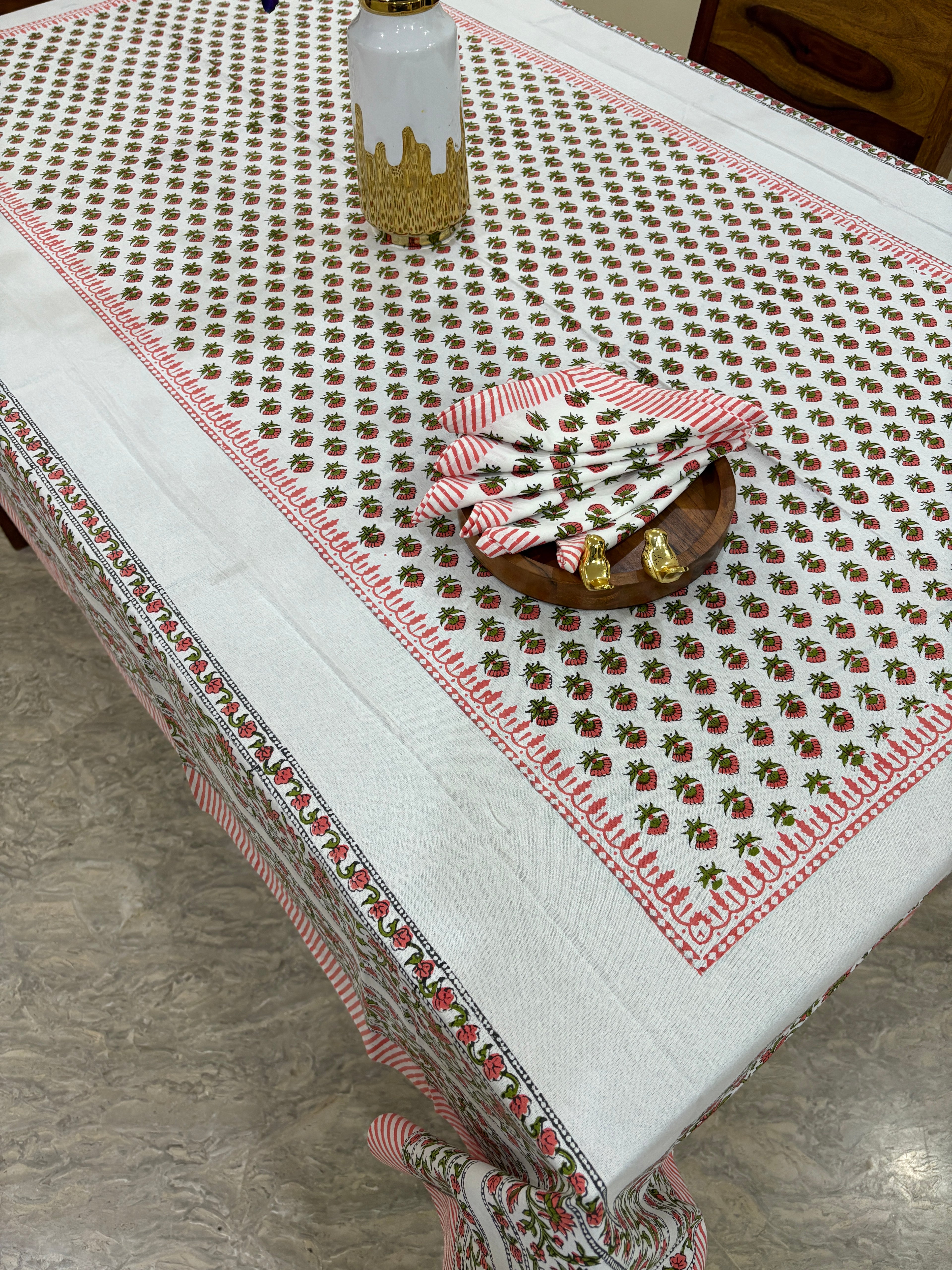 ষ্ট্ৰবেৰী আৰ্হিৰ সৈতে কাপোৰ (S22)