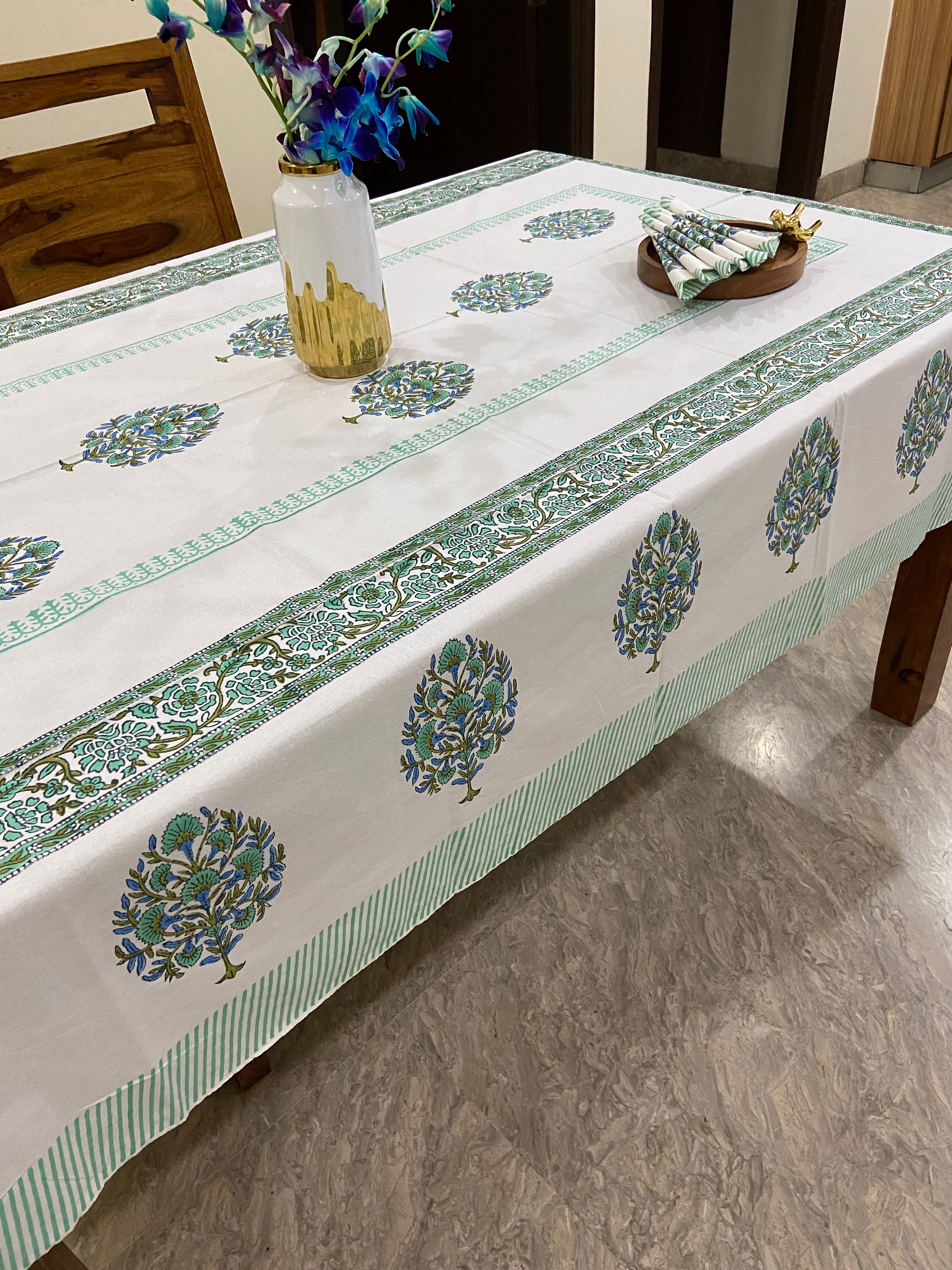 সেউজীয়া আৰু নীলা ফুলৰ আৰ্হি (S25)