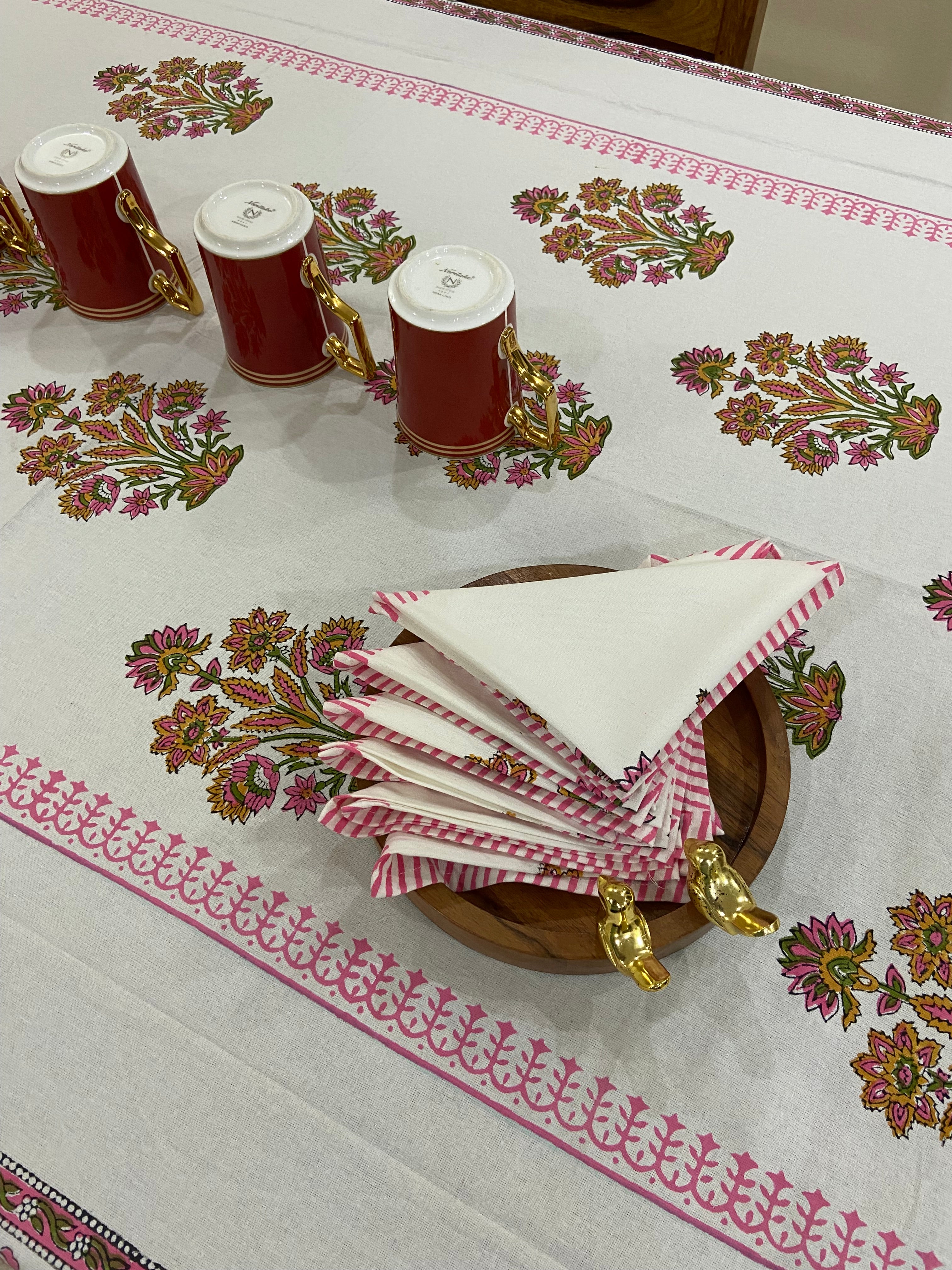 গোলাপী আৰু বগা ফুলৰ আৰ্হি (S27)