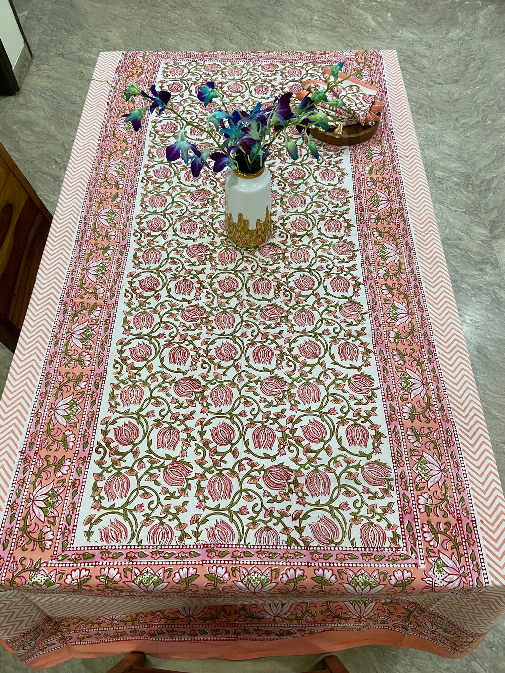 জটিল গোলাপী আৰু বগা আৰ্হি (S30)