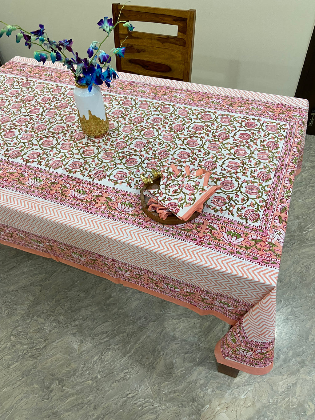 জটিল গোলাপী আৰু বগা আৰ্হি (S30)