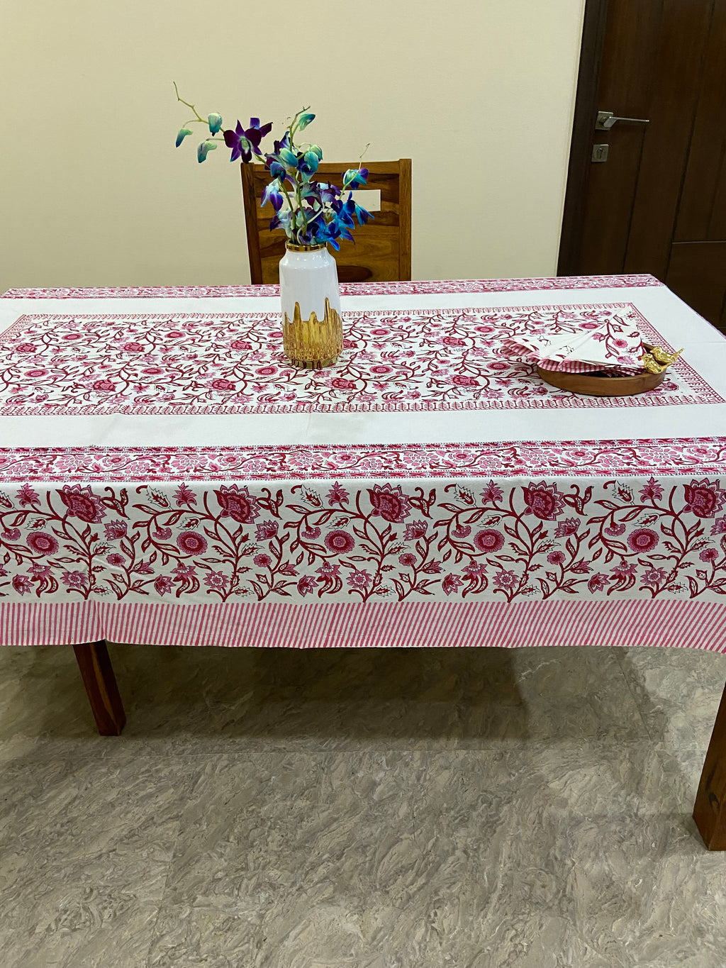 Deep red and white floral pattern (S31)