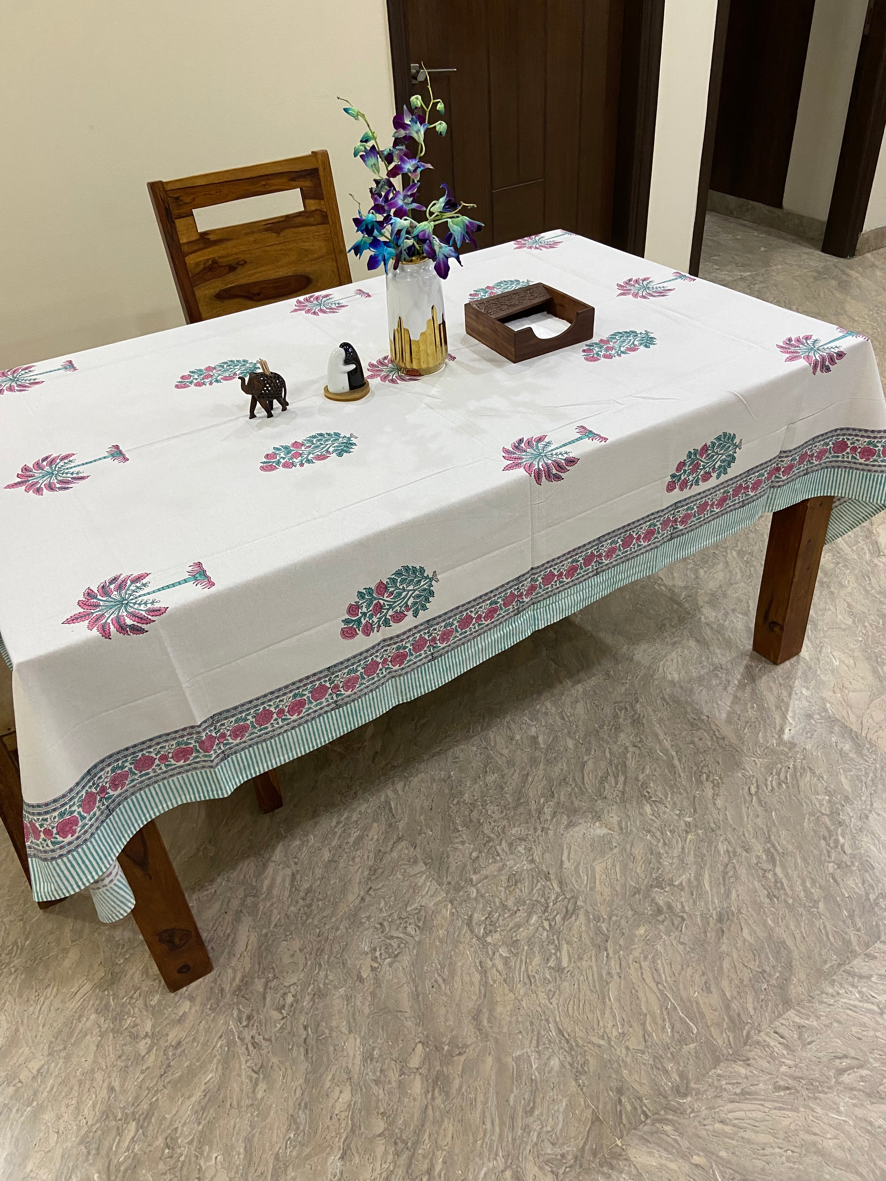 ৰঙা, বগা আৰু সেউজীয়া ফুলৰ ৰং (S33)