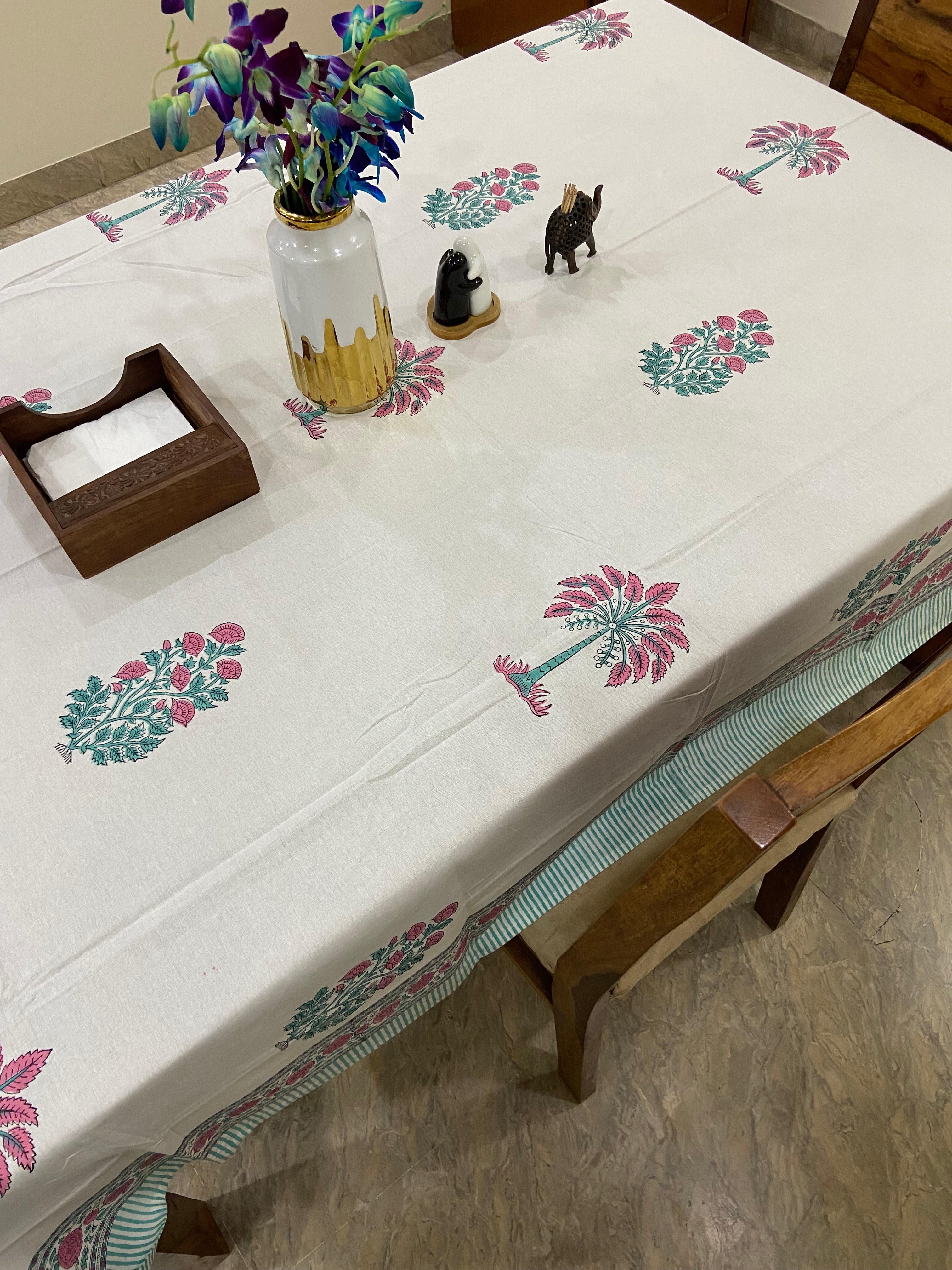 ৰঙা, বগা আৰু সেউজীয়া ফুলৰ ৰং (S33)